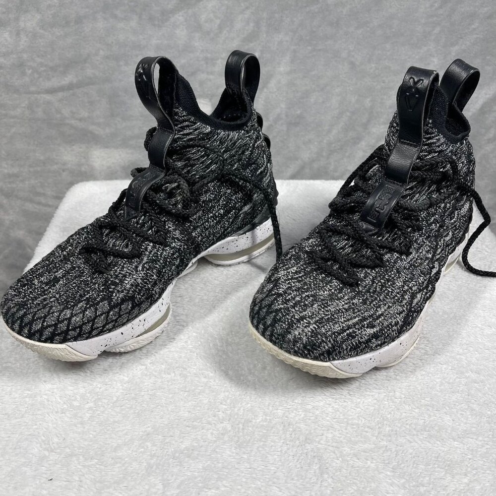Nike LeBron 15 Ashes‎ Gray White Black 922811-002 Size 5Y / Women Size 6.5 - Picture 2 of 8